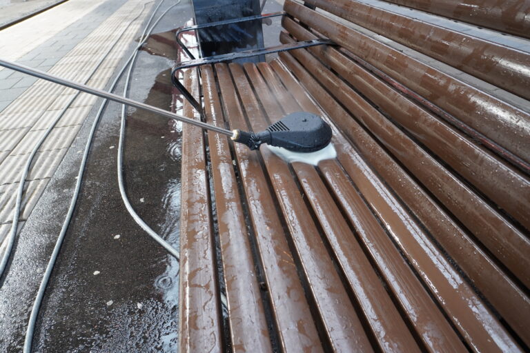 Rengöring av bänkar